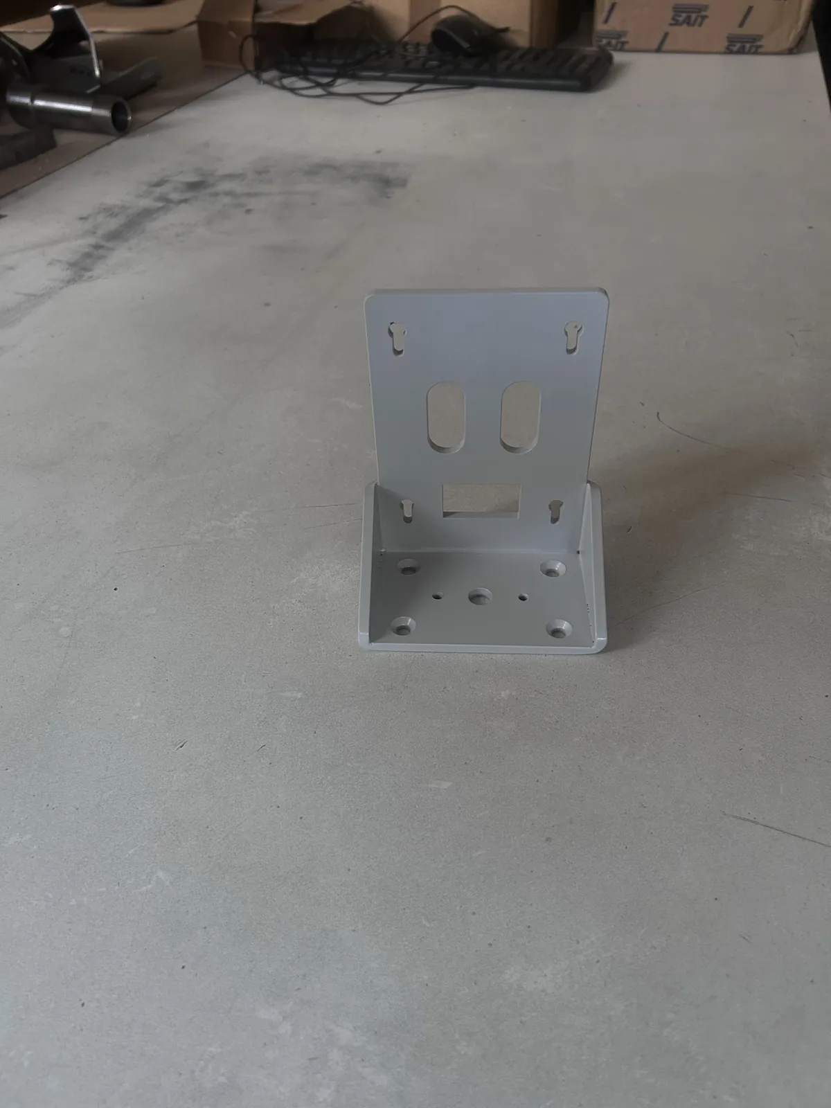 La staffa Metalflex verniciata, pronta da montare
